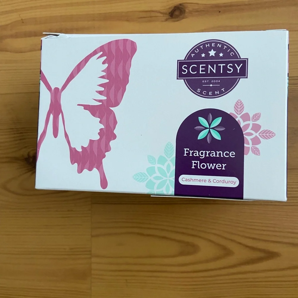 Scentsy Cream Faux Floral Accent